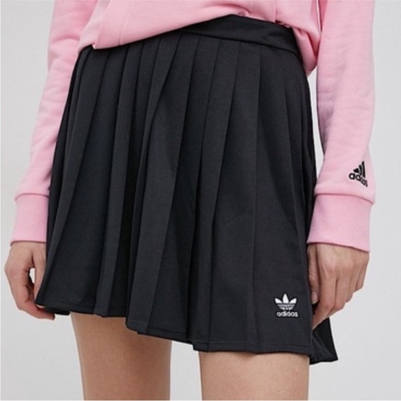 Adidas Pleated Mini Skirt-Black-size small - Picture 1 of 9